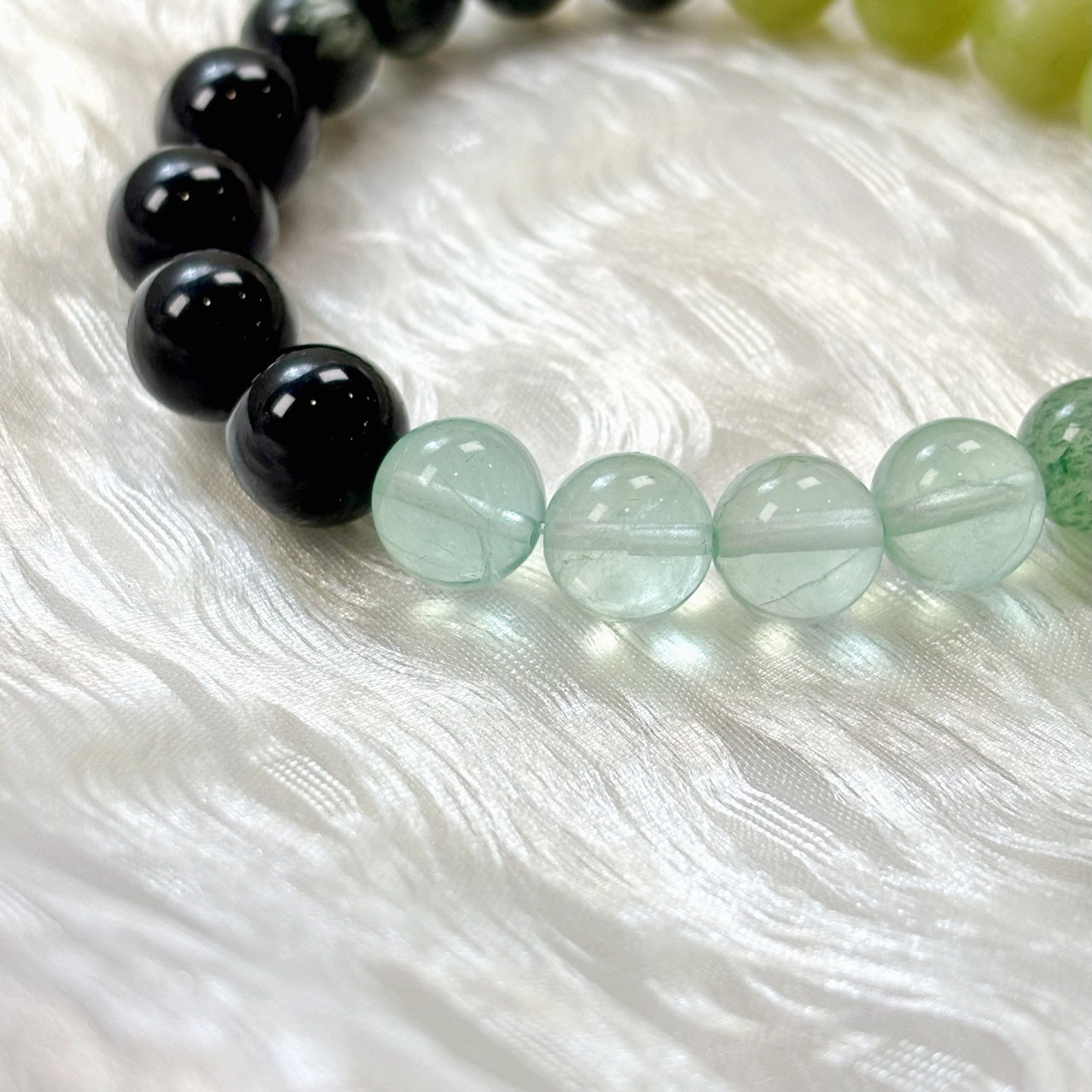 405  Green Fluorite Green Strawberry Quartz Seraphite Serpentine Jade Black Obsidian Bracelet