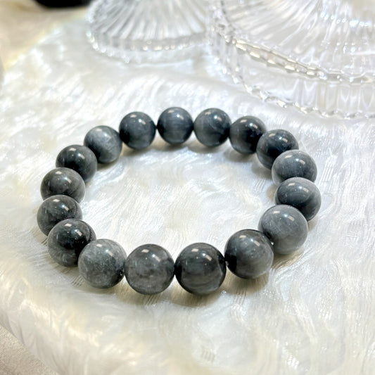 1104 Hawk’s Eye bracelet